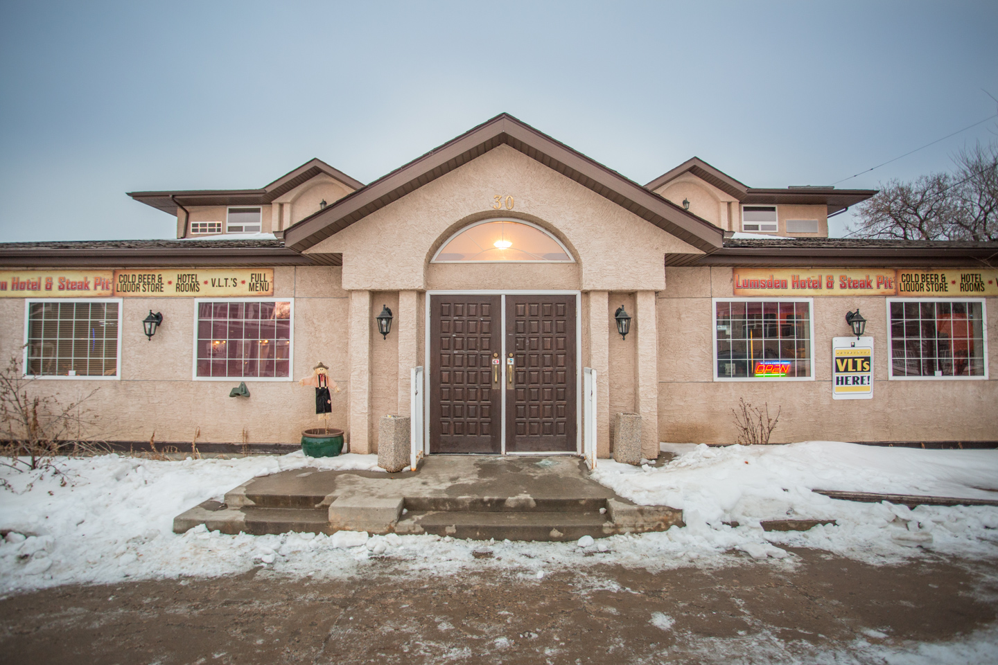 About Lumsden Hotel & Steak Pit